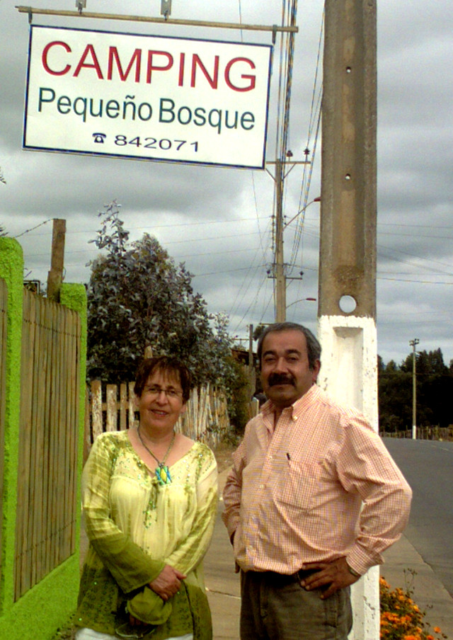 Lucy y Felipe, dueños de Camping Pequeño Bosque